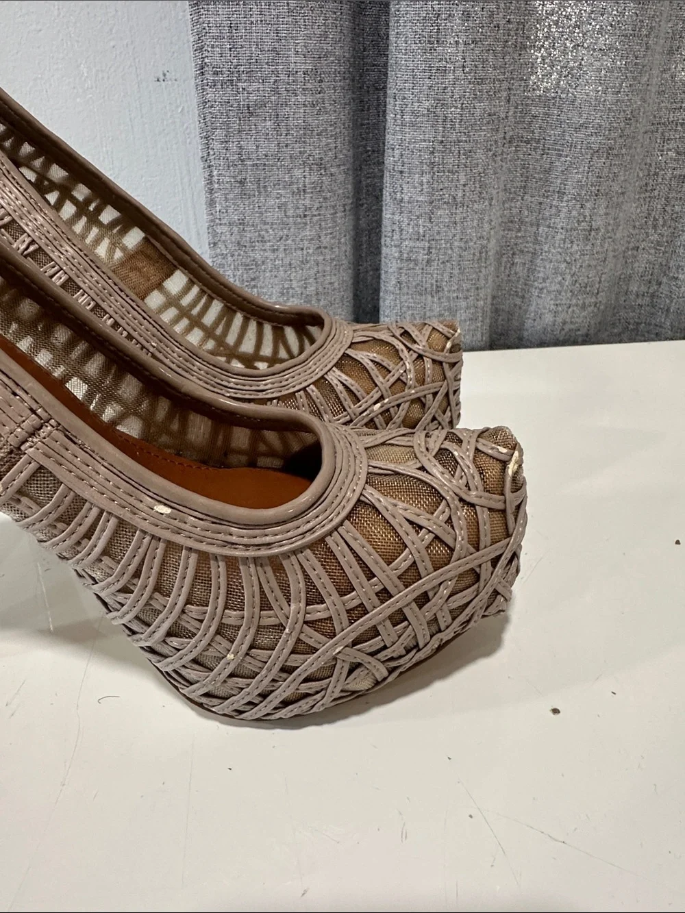 Calvin Klein Taupe women’s platform pumps. Size 6M